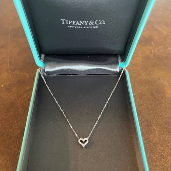 Tiffany Diamond Heart Platinum necklace - Picture 3 of 5